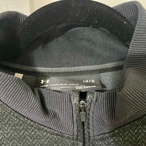 Men’s Under Armour top - Picture 3 of 5